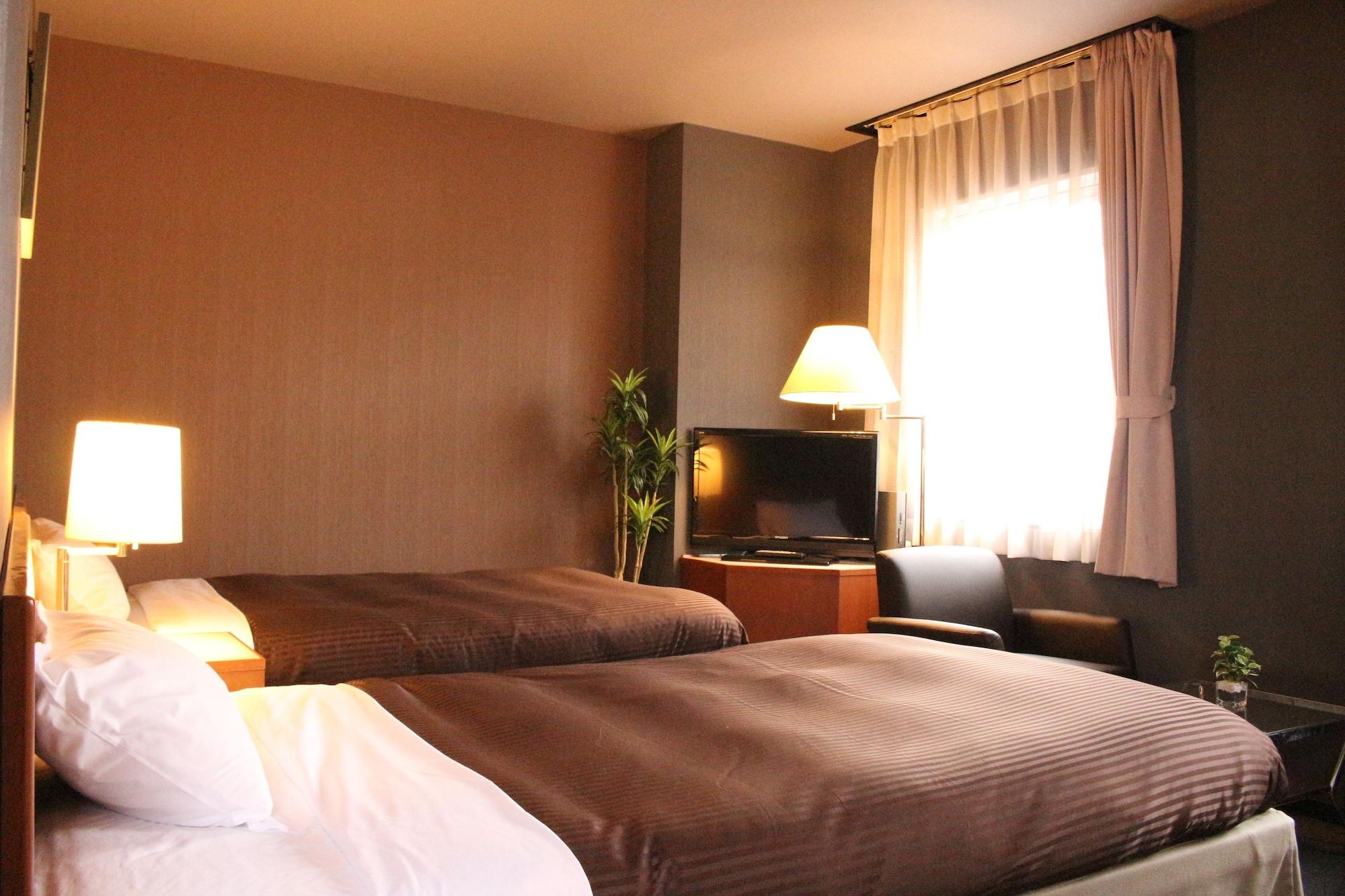 Hotel Livemax Budget Hiratsuka Ekimae Exterior photo